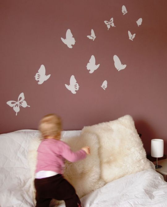 Perhoset | lastenhuoneen seinätarra